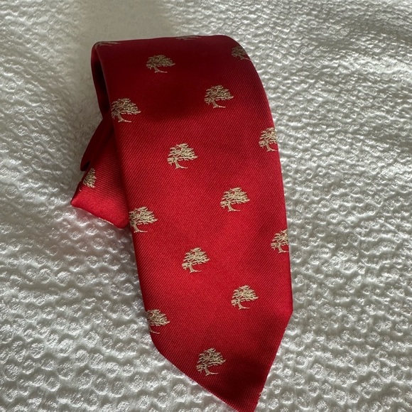Robert Talbott Other - Robert Talbott Pebble Beach Red Gold Silk Golf Tie